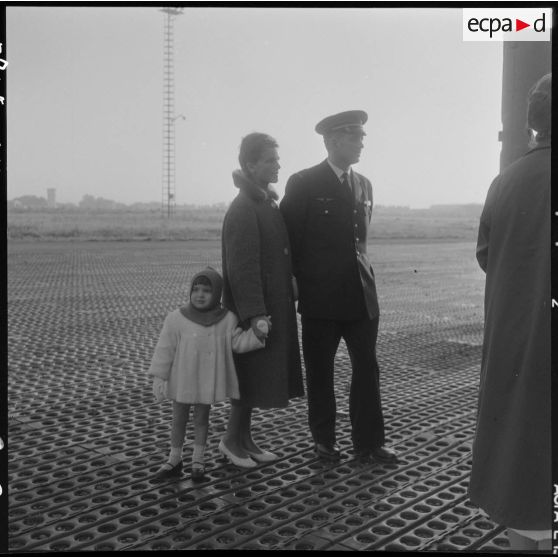 Maison Blanche. Les parents du bébé prématuré avec leur première fille.