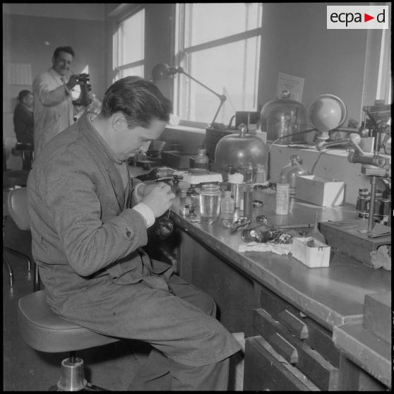 Centre de réparations de l'armement de petit calibre du corps d'armée de Constantine (CAC). Atelier.