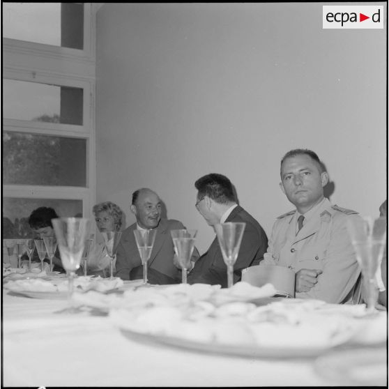 Cérémonie de remise des prix suivie d'un repas.