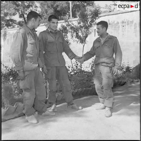 Trois nouveaux arrivants : 1 sergent et  2 adjudants.