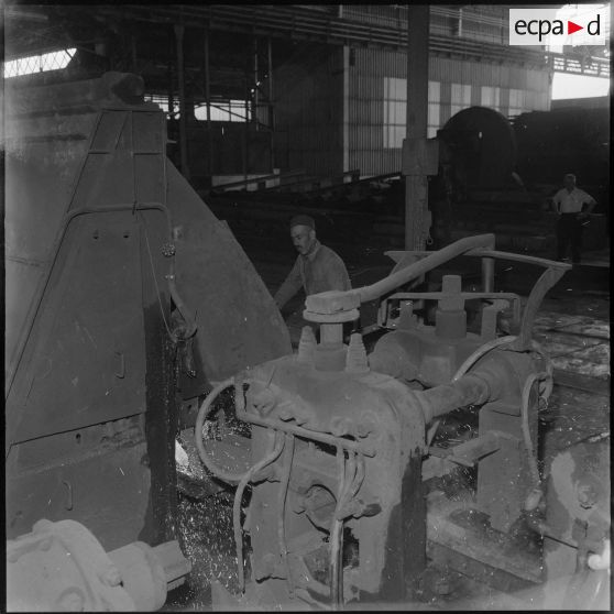 Les extrémités de chaque barre sont coupées.