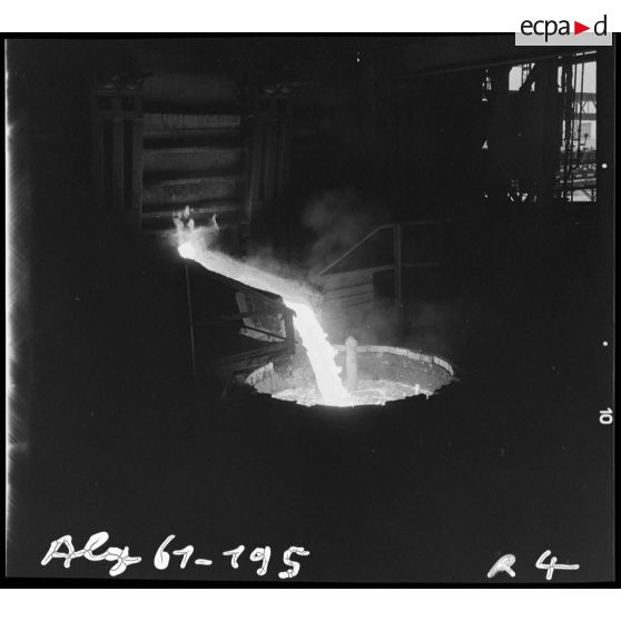 Coulage de l'acier dans le creuset ou "pot".