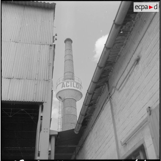 Cheminée de l'usine.