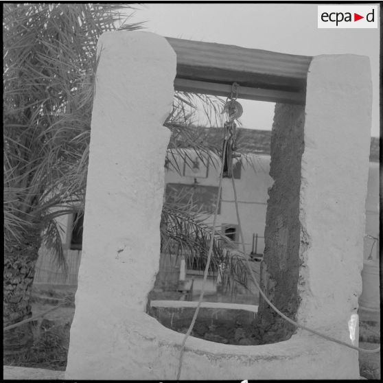 Djanet. Piste de l'Assakao. Un puits.