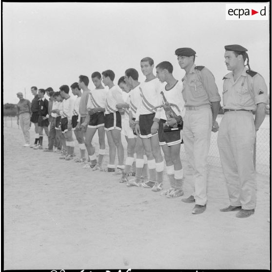 Revue du piquet d'honneur.