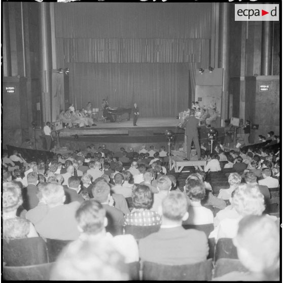 Vue d'ensemble de la salle avec les caméras.