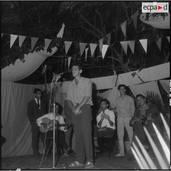 Théâtre à la section administrative urbaine (SAU) de Maison-Carrée.