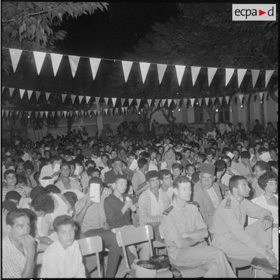 Théâtre à la section administrative urbaine (SAU) de Maison-Carrée.