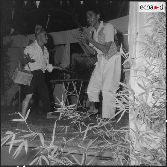 Théâtre à la section administrative urbaine (SAU) de Maison-Carrée.