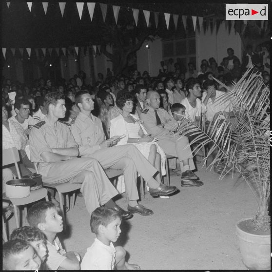 Théâtre à la section administrative urbaine (SAU) de Maison-Carrée.