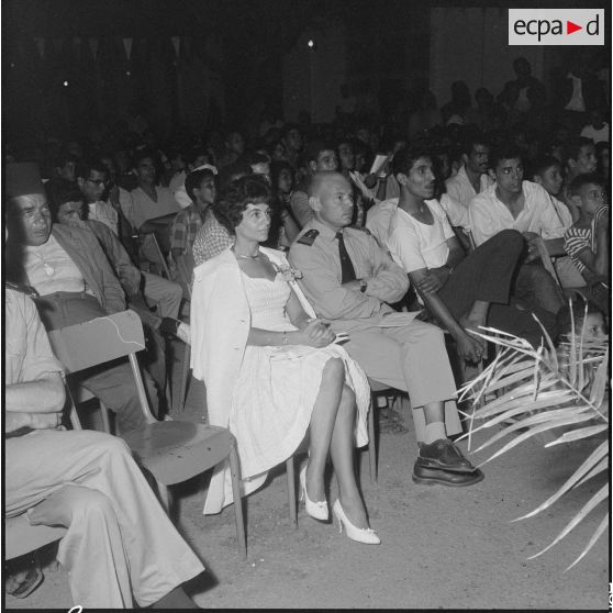 Théâtre à la section administrative urbaine (SAU) de Maison-Carrée.