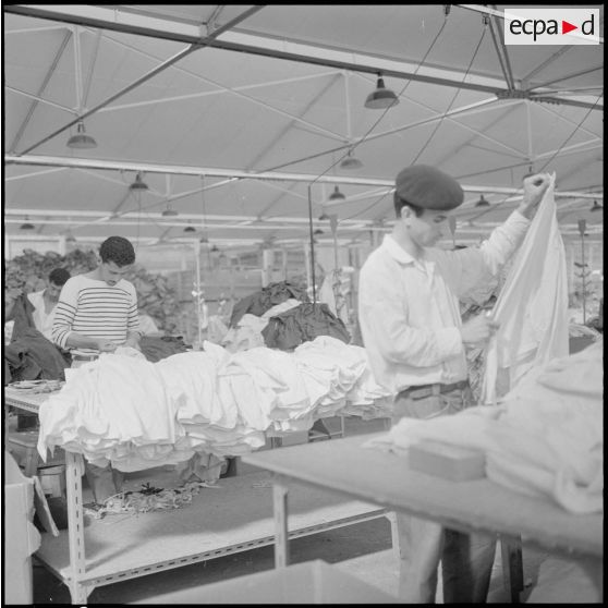 Pliage des chemises.