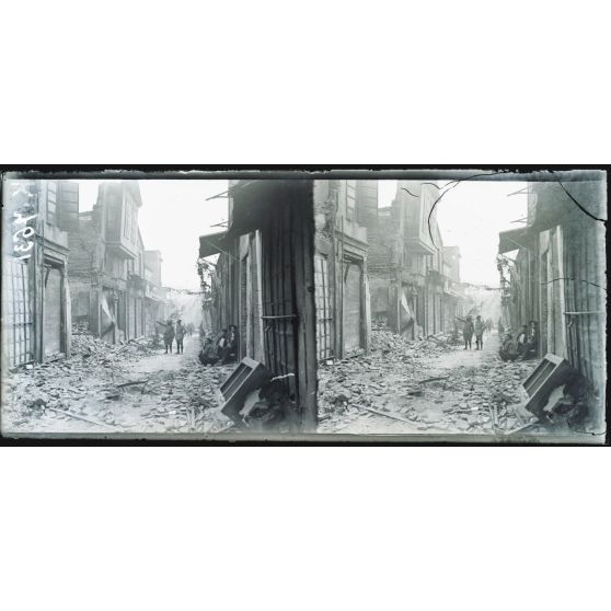 Incendie de Salonique les 18-19-20 aôut 1917. La rue Timsky. [légende d'origine]
