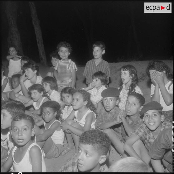 Avant de s'endormir des jeux sont organisés, et tous y participent.