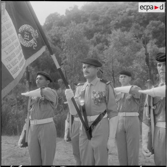 Le personnel du 12e bataillon d'infanterie (BI).