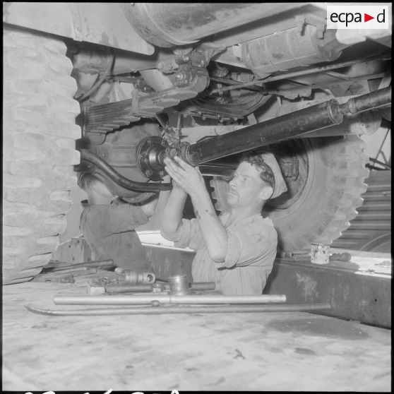 385e groupe de compagnies de transport (GCT) à Rivoli.