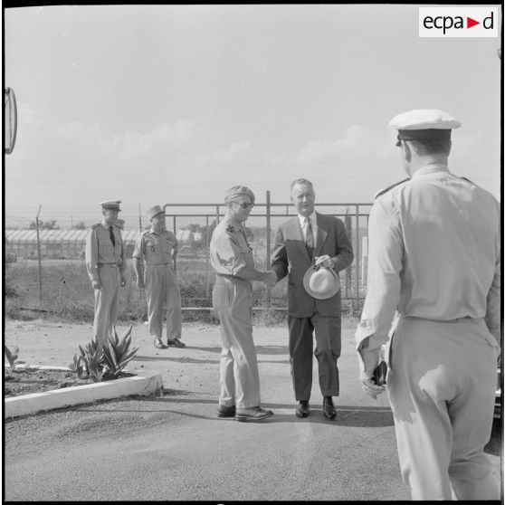 Monsieur Messmer, ministre des Armées a son arrivée à la Maison-Blanche.