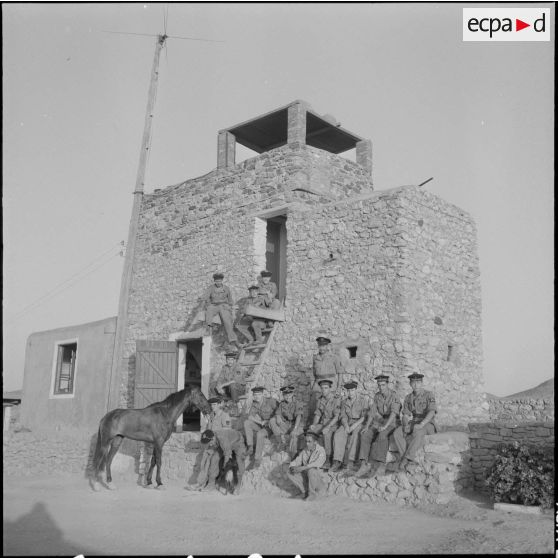 Le personnel du poste.