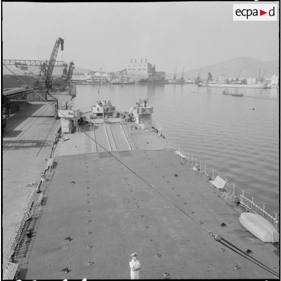Pont du BDC Argens, pouvant transporter une compagnie et son équipement dans ses cales.