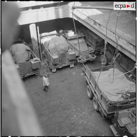 Embarquement à bord du "Saint-Hélène".