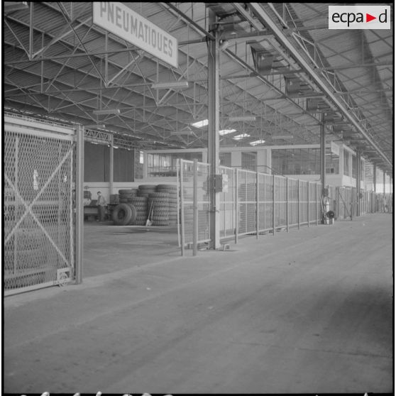 Bloc atelier n°1. Annexe de l'Établissement régional du matériel de Maison-Carrée.