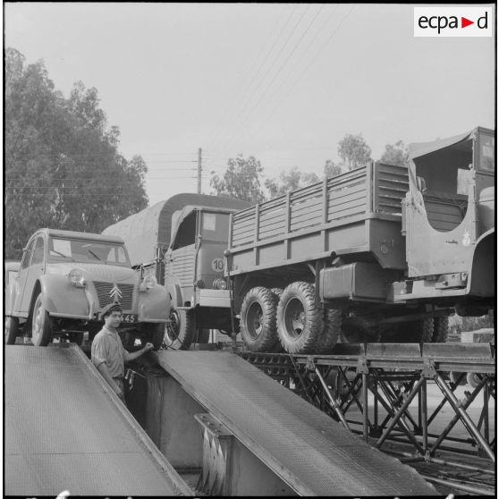 Pont pour stockage des véhicules à Rouïba.