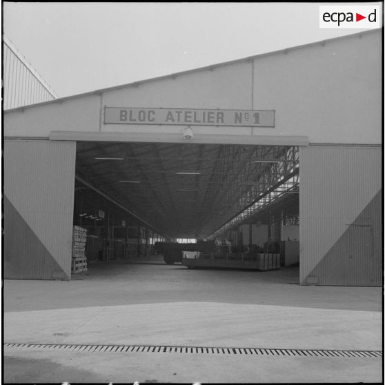 Bloc atelier n°1. Annexe de l'Etablissement régional du matériel de Maison-Carrée.