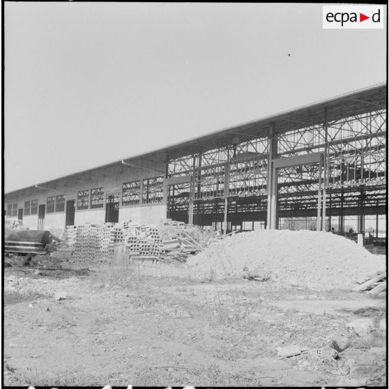 Bâtiment construit par l'Etablissement régional du matériel avec l'accord du génie.