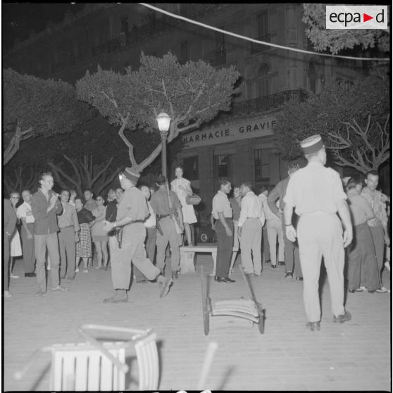 Manifestations nocturnes à Bône.