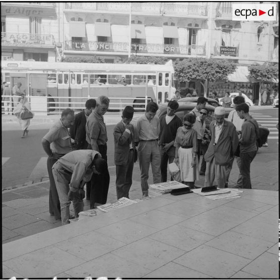 Scène de rue à Alger.