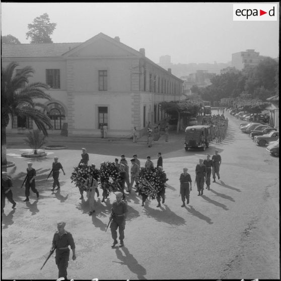 Convoi mortuaire se dirigeant à l'église de l'Hôpital Maillot.
