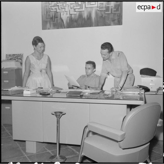 Nouveau service des officiers.