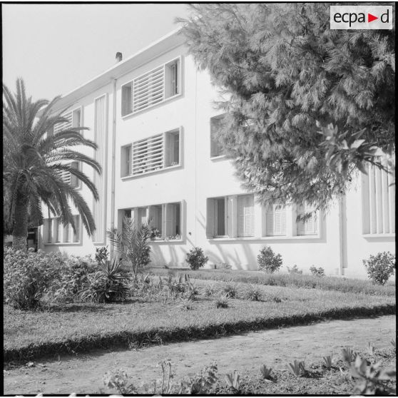 Bâtiment des infirmières. Façade principale.