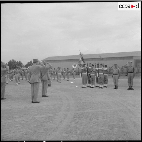 Salut au drapeau du Conseil international du sport militaire (CISM) N° 3.