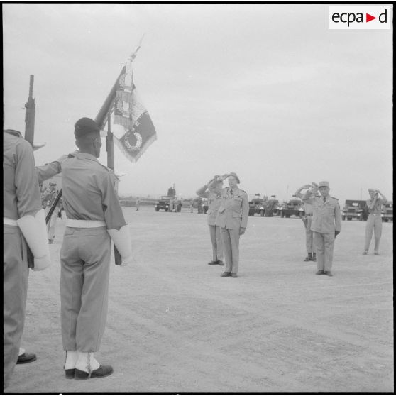 Salut au drapeau du Conseil international du sport militaire (CISM) N° 3.