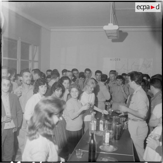 Pot en honneur de la prise de commandement d'un capitaine.