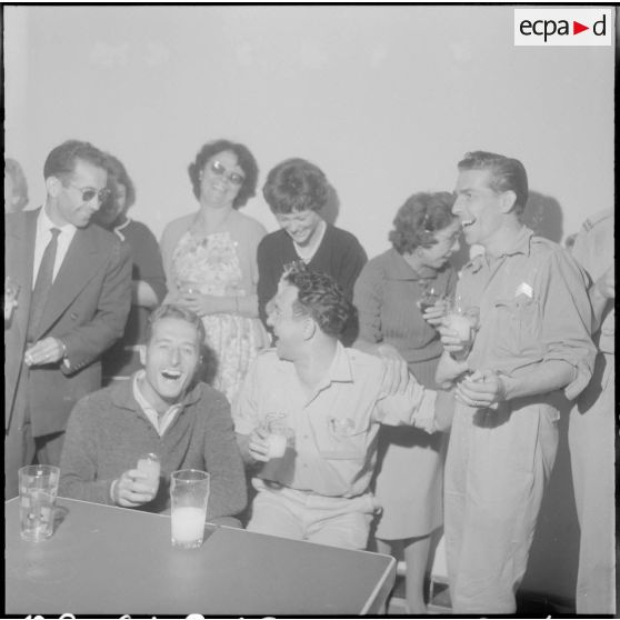 Pot en honneur de la prise de commandement d'un capitaine.