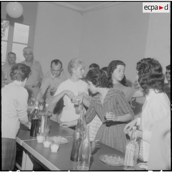 Pot en honneur de la prise de commandement d'un capitaine.