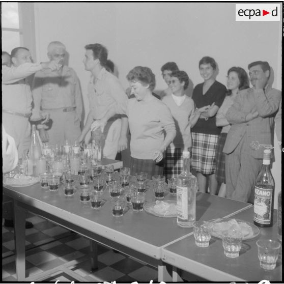 Pot en honneur de la prise de commandement d'un capitaine.