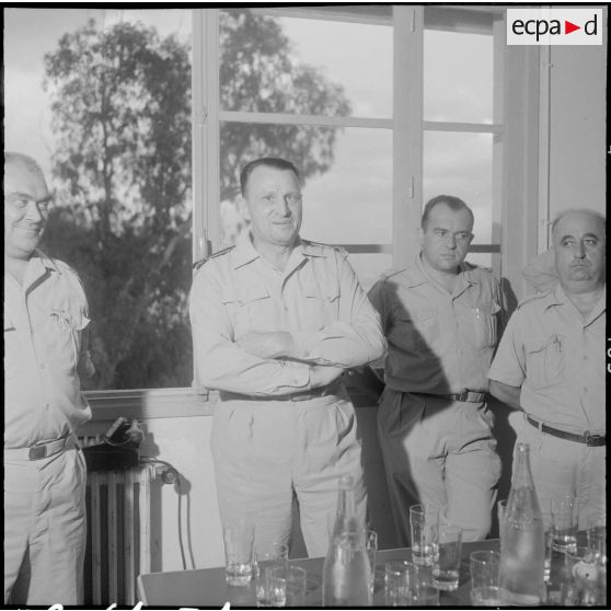 Pot en honneur de la prise de commandement d'un capitaine.