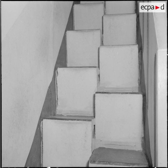 Centre de regroupement de Staouéli. Logements sociaux.