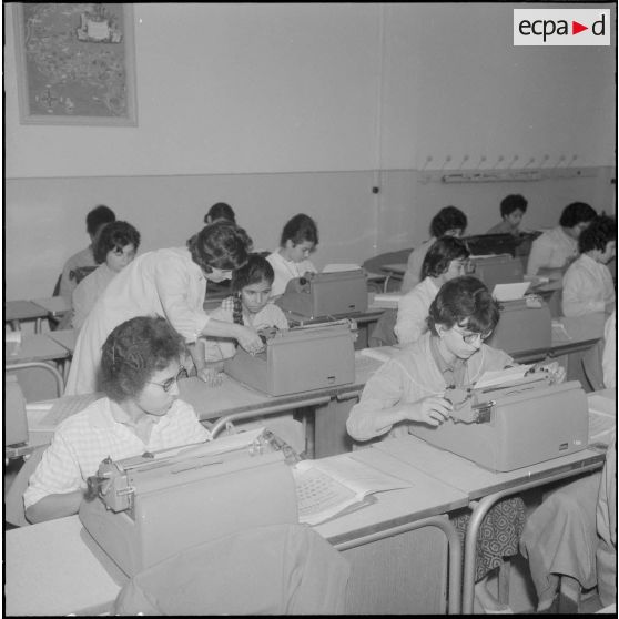 La classe de dactylographie.