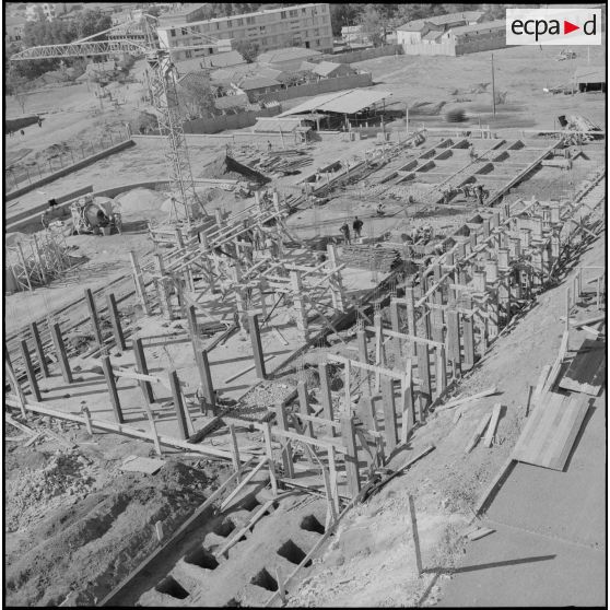 Medea. Le chantier de construction des autres bâtiments du centre hospitalier.