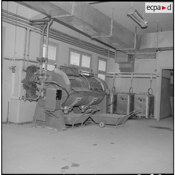 Medea. Le centre hospitalier. Machine à laver.