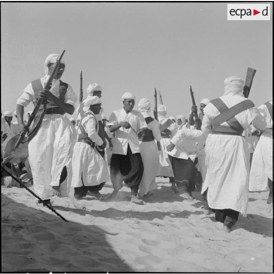 Bir el Adal. Cérémonie de l'échange des montures. Danses et musiciens.