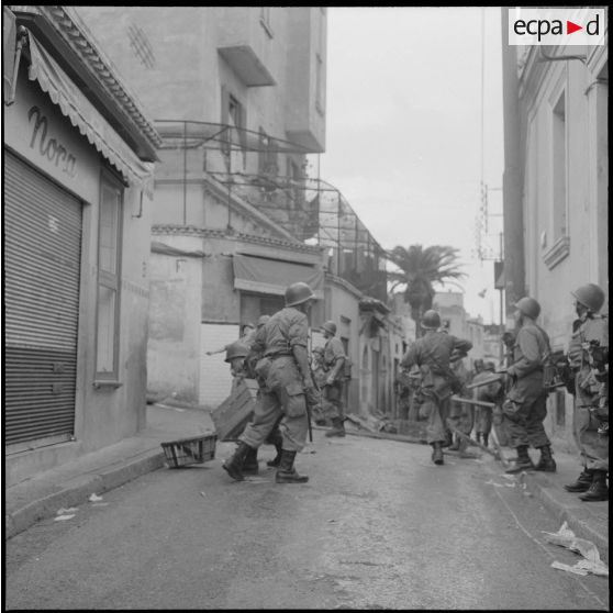 Alger. Belcourt. Quadrillage du quartier.