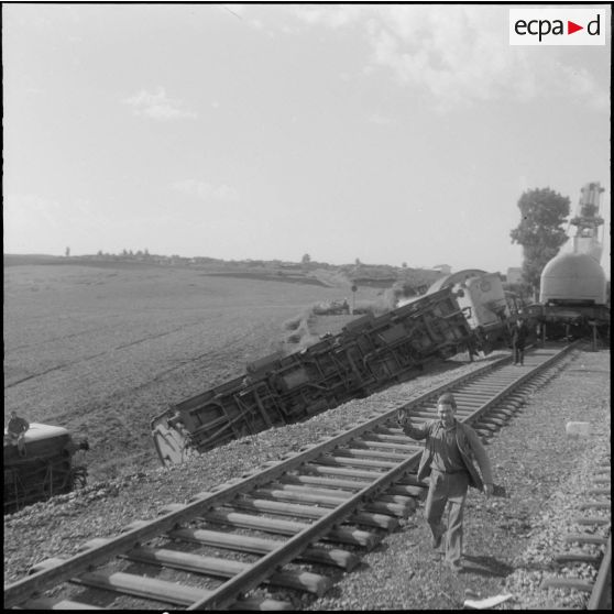 Sabotage de la ligne de chemin de fer Alger-Oran.