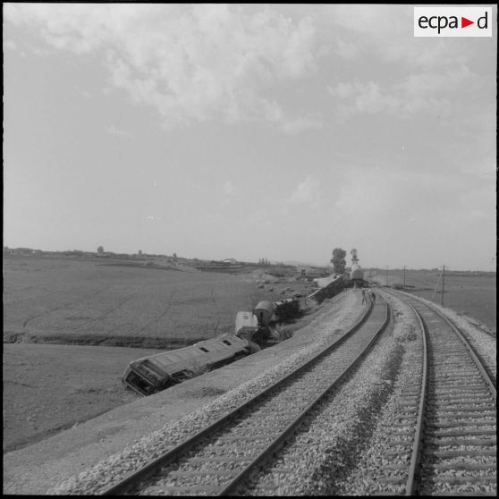 Sabotage de la ligne de chemin de fer Alger-Oran.