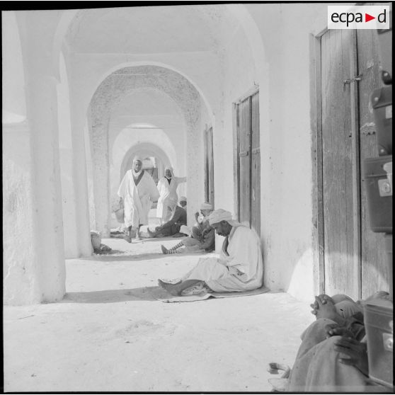 El Oued. Souks au marché.