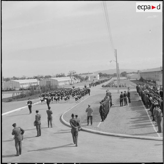 La Reghaïa. Cérémonie du 11 Novembre 1961. Défilé.